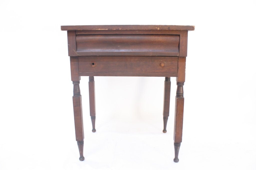 Dark wood country end table w. drawer (1 of 7)