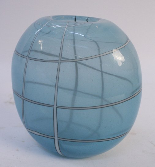 Vintage Bloomingdale Art Glass Vase (1 of 4)