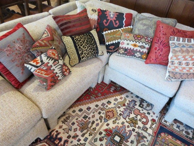 Group Lot 12 Decorative Throw Pillows (1 of 5)