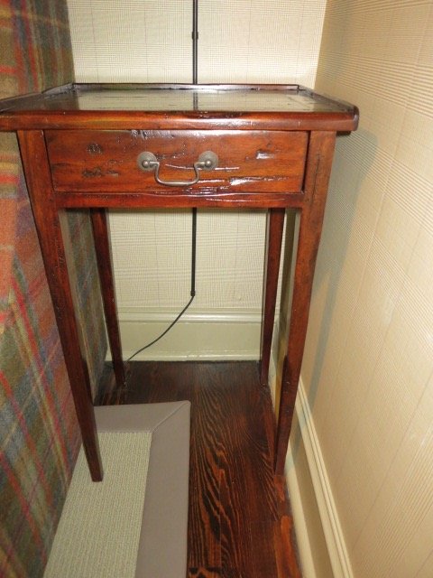 Pair FURNITURE CLASSICS Lacquered End Tables (1 of 3)