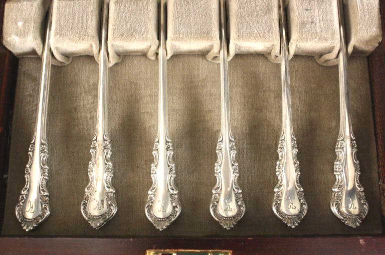 12 Sterling Reed and Barton ice tea spoons in box (1 of 10)