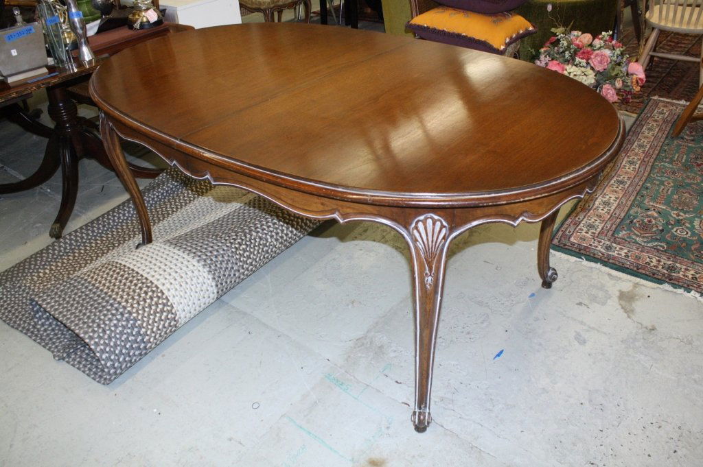 Oval Country French Dining Table with 6 Chairs (1 of 10)