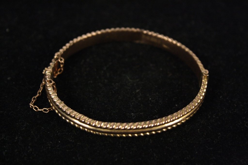 Antique Victorian .375 Gold Bangle c. 1900 (1 of 3)