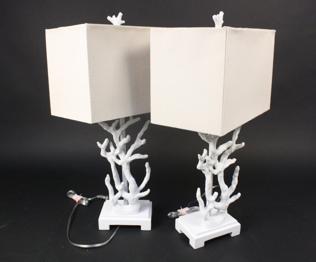 Pair of White Coral Holly Regency Style Lamps (1 of 5)