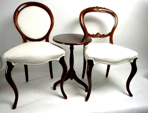 Lot of Two Chairs with Occasional Table (1 of 8)