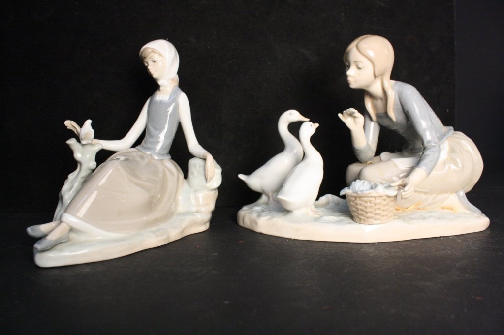 Pair LLADRO Porcelains orignal boxes (1 of 5)