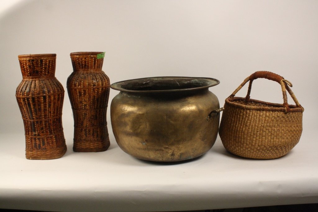 Antique brass pot and wicker baskets. (1 of 8)