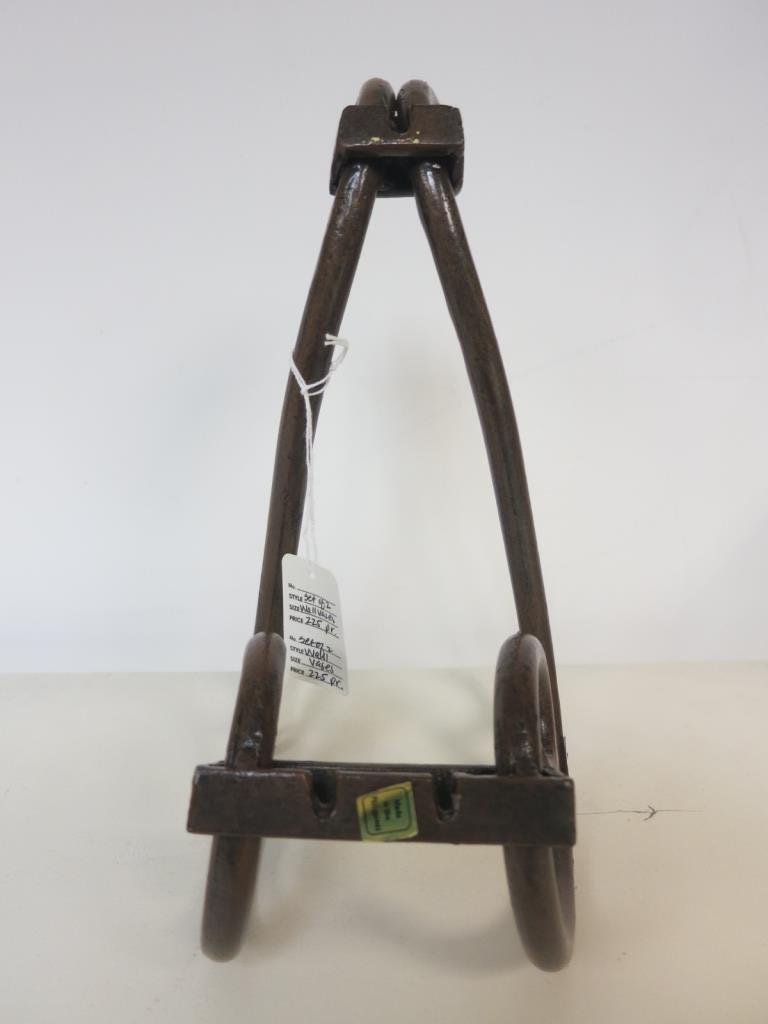 Hand made small iron stand (1 of 6)