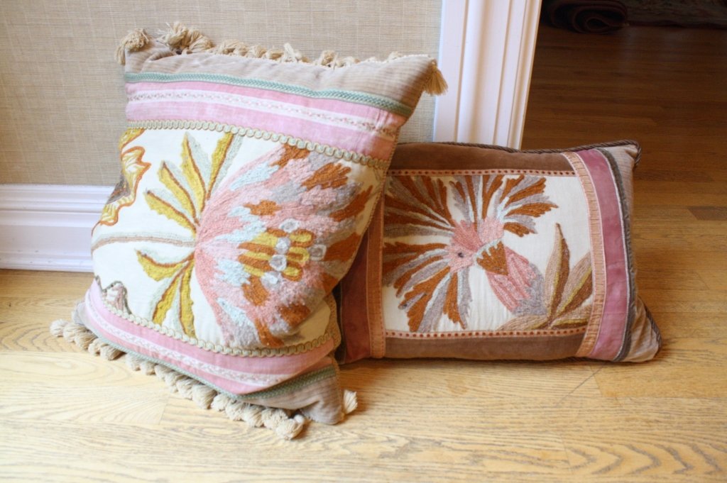 Pair Contemporary Designer Throw Pillows (1 of 5)