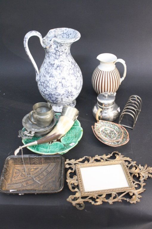 Lot of Antiques and Curiosities (1 of 6)