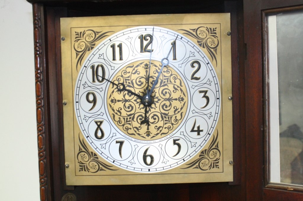 C1930 Grandmothers Clock COLONIAL MANUFACTURING (1 of 10)