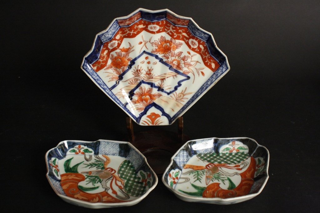 Antique Set of 3 Japanese Imari Dishes c. 19th c. (1 of 5)