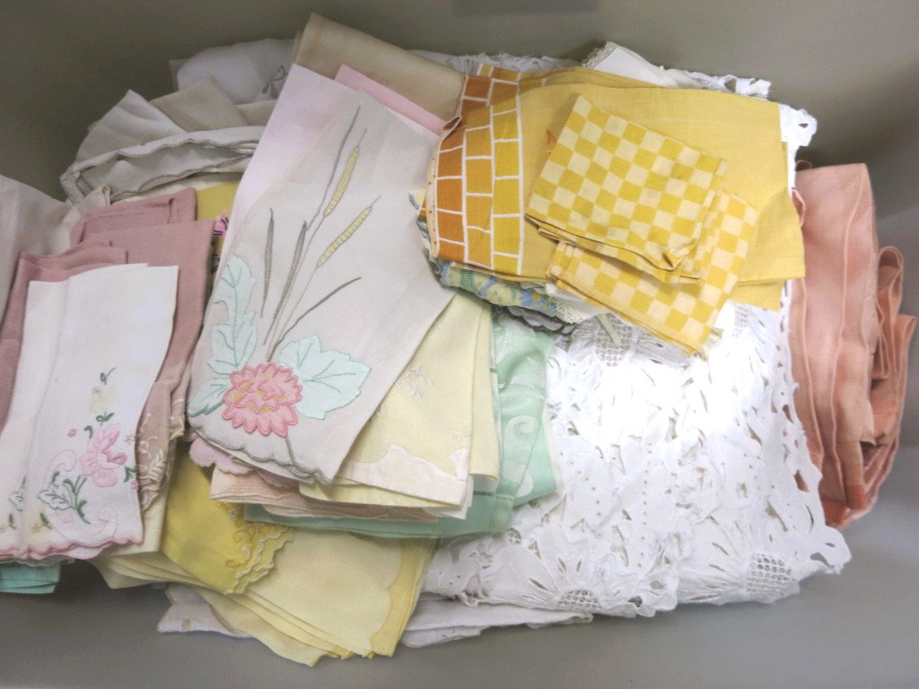 Vintage Linens over 40 pieces (1 of 10)