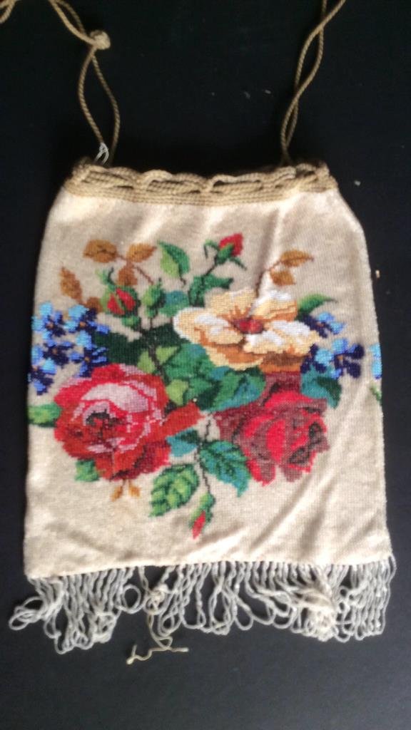 Vintage Silk and Beaded Purse (1 of 10)