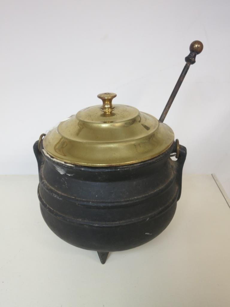 Antique Cast Iron Pot Gilded Lid (1 of 5)