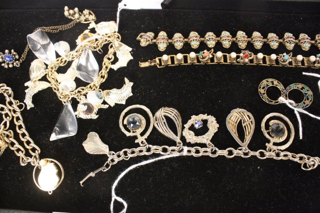 Box Lot VIntage Victorian Jewelry (1 of 7)