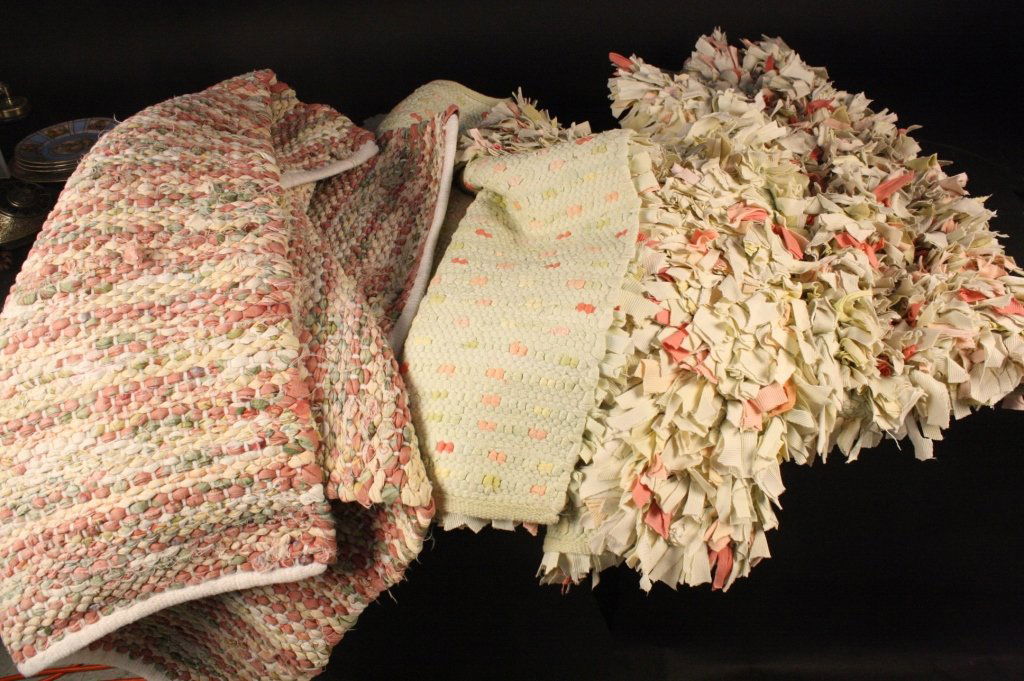 Group Lot of 5 Fabric Area Rugs (1 of 9)