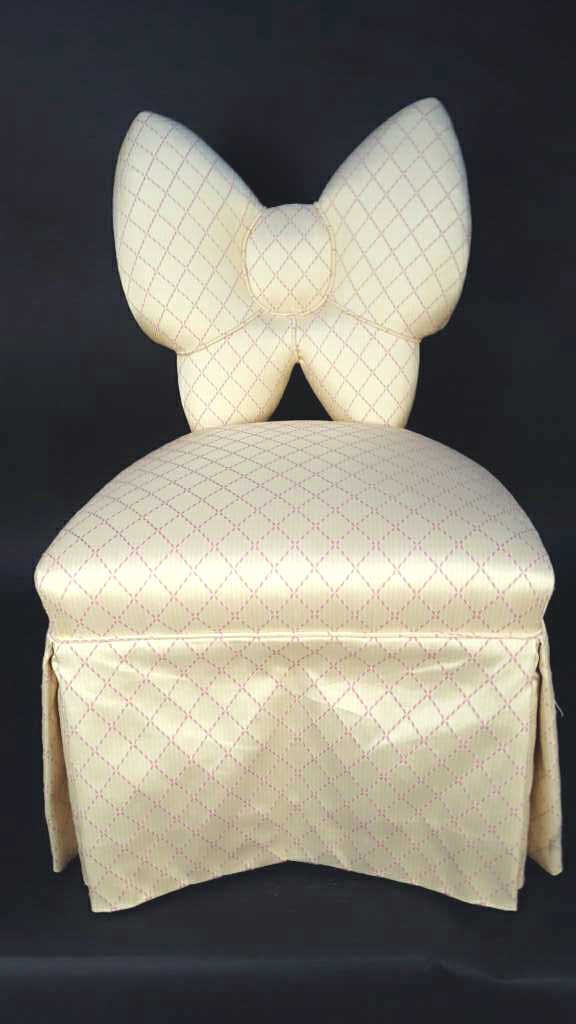 Vintage Bow Vanity Chair (1 of 5)
