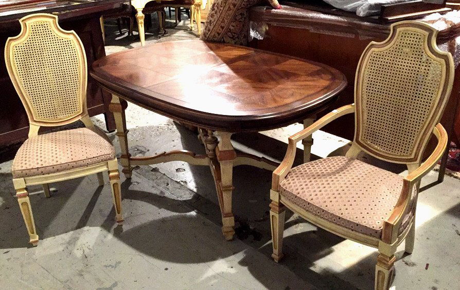 Set of SIX dining chairs and coordinating table (1 of 9)