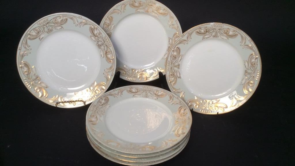 TIFFANY marked gold trimmed dinner plates 7 (1 of 8)
