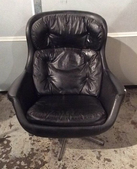 SELIG IMPERIAL Black Lounge Seat & Foot Rest (1 of 9)