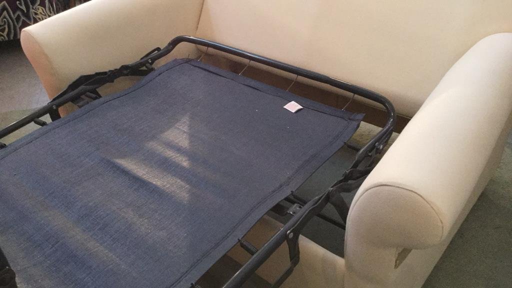 Oversized sleeper Club Chair (1 of 7)