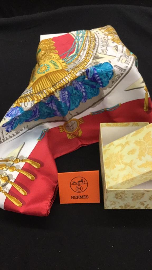 HERMES Paris Scarf jewelry & idol motif (1 of 4)