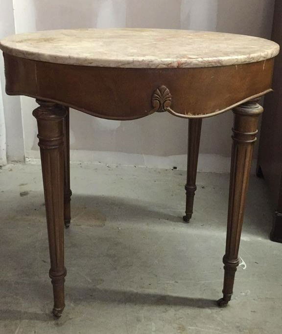 Marble top Round Mahogany End Table & Lamp (1 of 5)