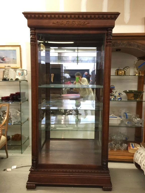 HOWARD MILLER Mahogany Collectors Display Case (1 of 10)