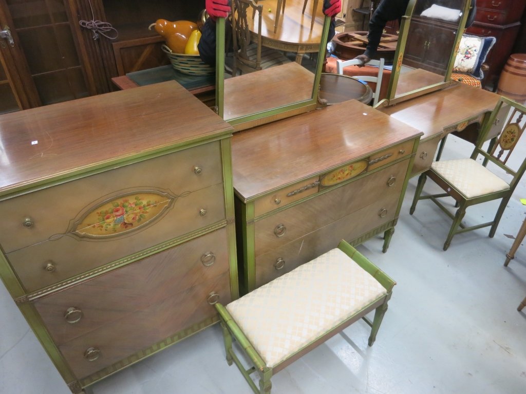 L.I. SMITH & SON Complete Bedroom Set (1 of 9)