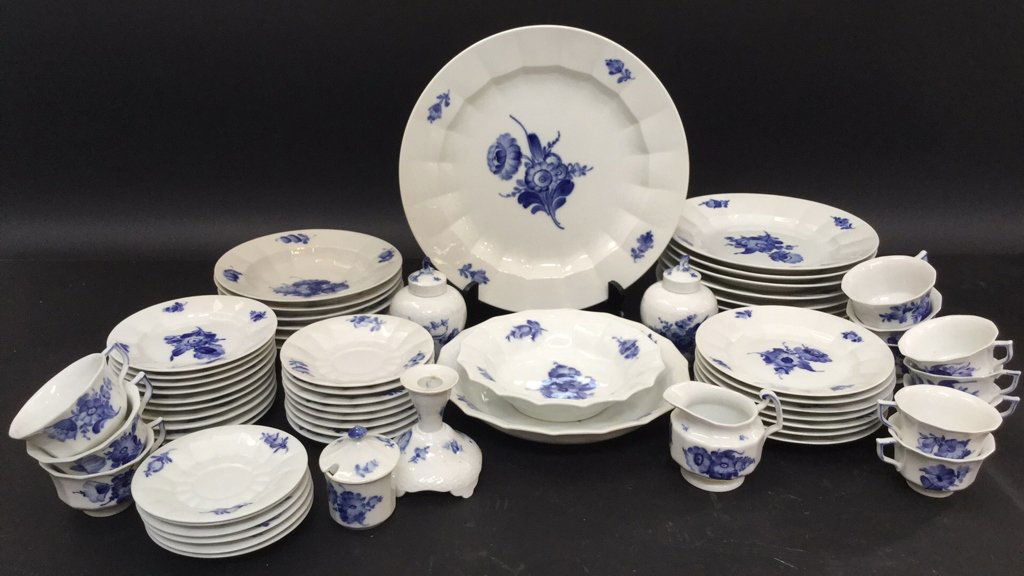 ROYAL COPENHAGEN Blue Flower Dining Service (1 of 10)
