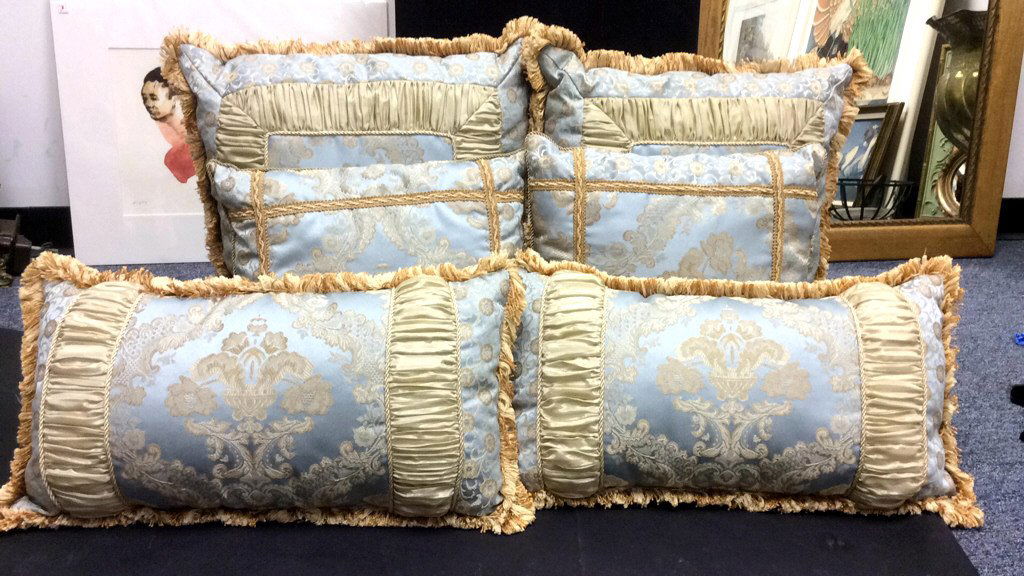 Group Lot of SIX coordinating silk throw pillows (1 of 9)