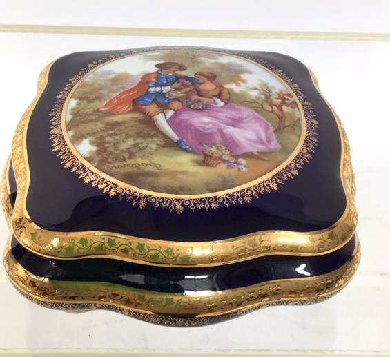 Limoges Gold leaf Lidded Box (1 of 6)