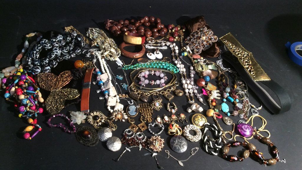 Vintage CostumeEthnic jewelry group lot (1 of 10)