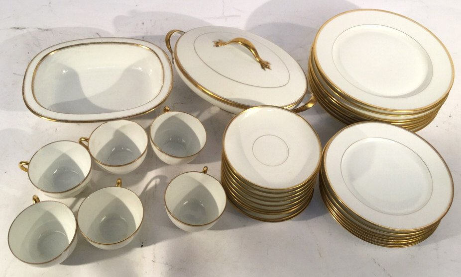 LIMOGES Dinning room 33 piece set (1 of 7)