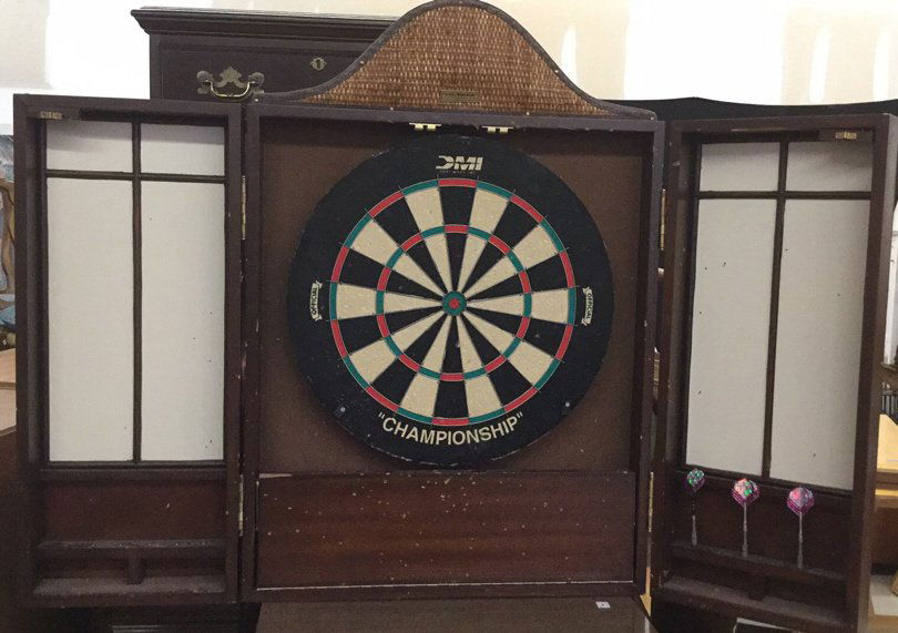 Old fashion classic STILES BROTHERS dartboard (1 of 7)