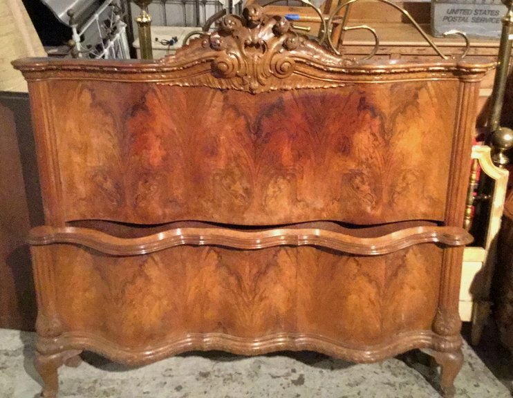 Wavy Pattern King Size Bedroom Set (1 of 8)