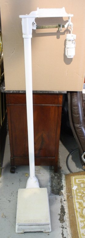 Vintage Doctors Scale Metal with weight and pull (1 of 7)