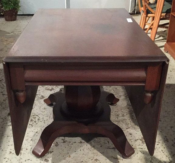 Vintage Mahogany Drop Leaf Pedestal Table Vase shape (1 of 7)
