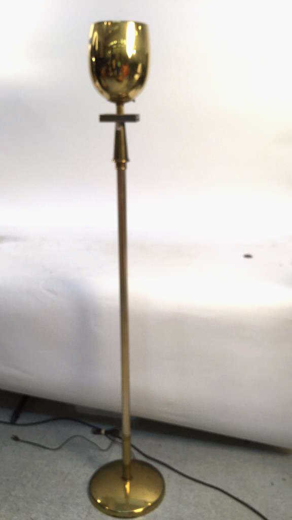 Brass Plated Floor Lamp Bowl shaped on top with fluted (1 of 7)