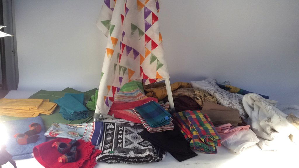 Linen group lot tablecloths Italy (1 of 10)