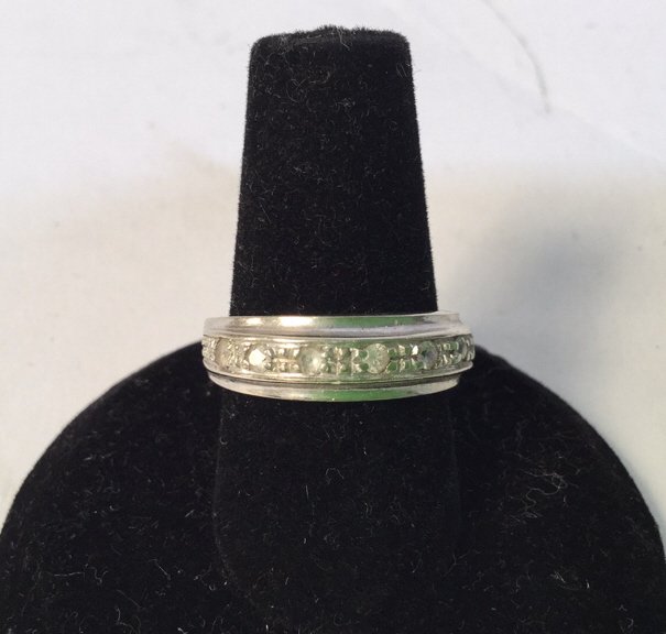 Women's 18K Diamond Ring (1 of 10)