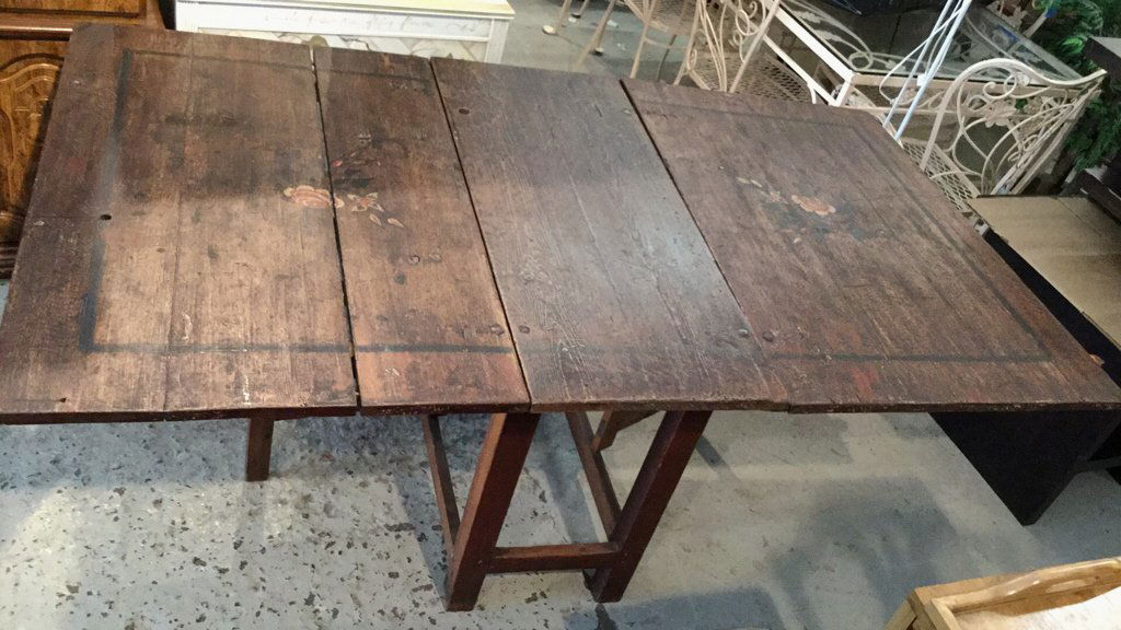 Fold down old fashion dining table (1 of 5)