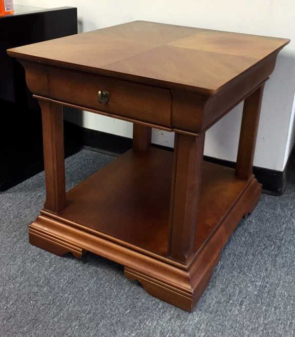 THOMASVILLE Impressions End Table French style with (1 of 7)