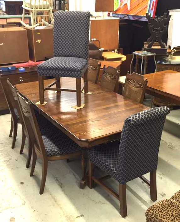 Walnut Double Pedestal Table 8 Chairs Six upholstered (1 of 9)
