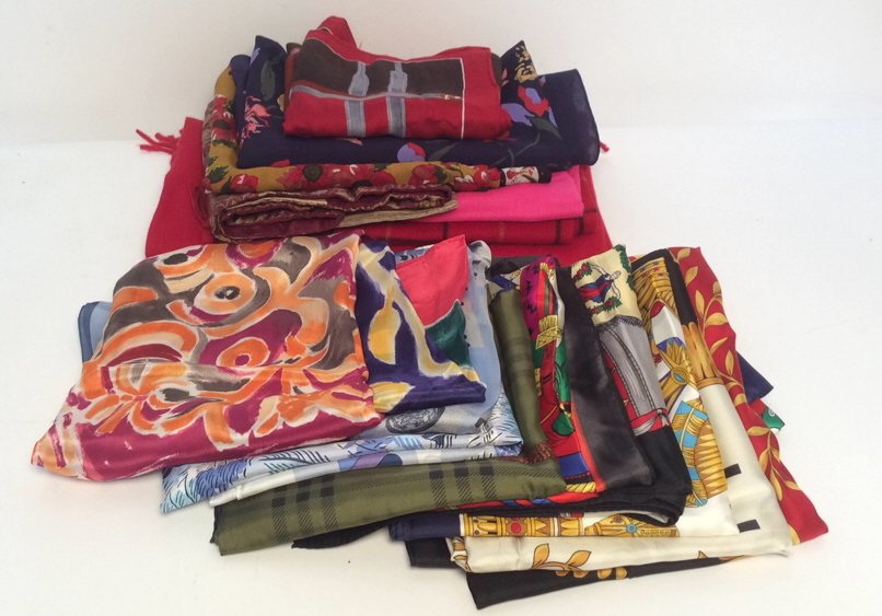 Group Lot 15+ Scarves (1 of 5)