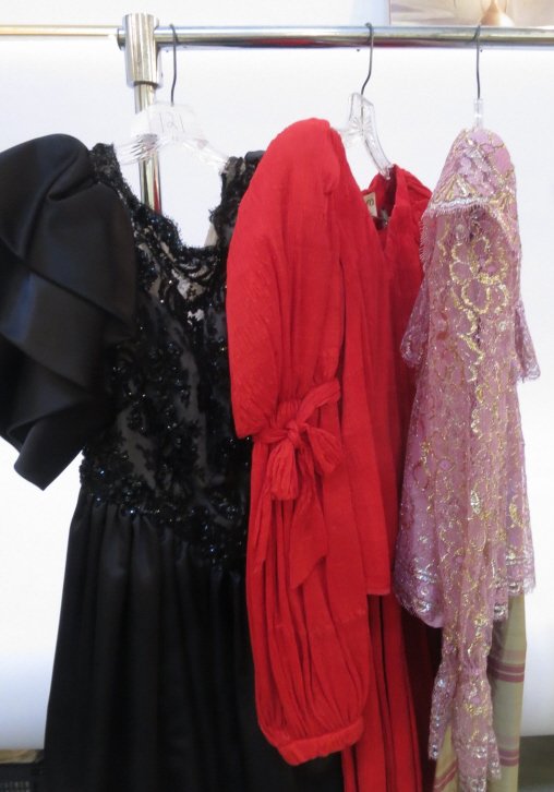 Vintage Classic Group Lot 3  Womens Dresses (1 of 6)