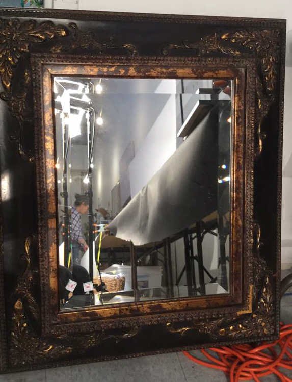 Framed mirror paint accents (1 of 6)