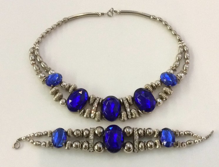 Costume Royal Style Necklace & Bracelet (1 of 6)