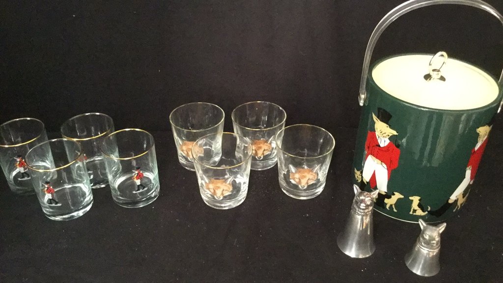 Fox Themed Bar Set: 2 sets of 4 glasses featuring foxes. 1 fox ice bucket and 2 fox shot glasses